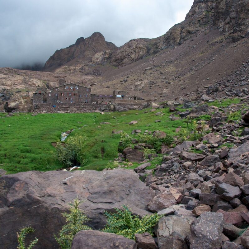 Sommet Toubkal et désert du Sahara en trekking