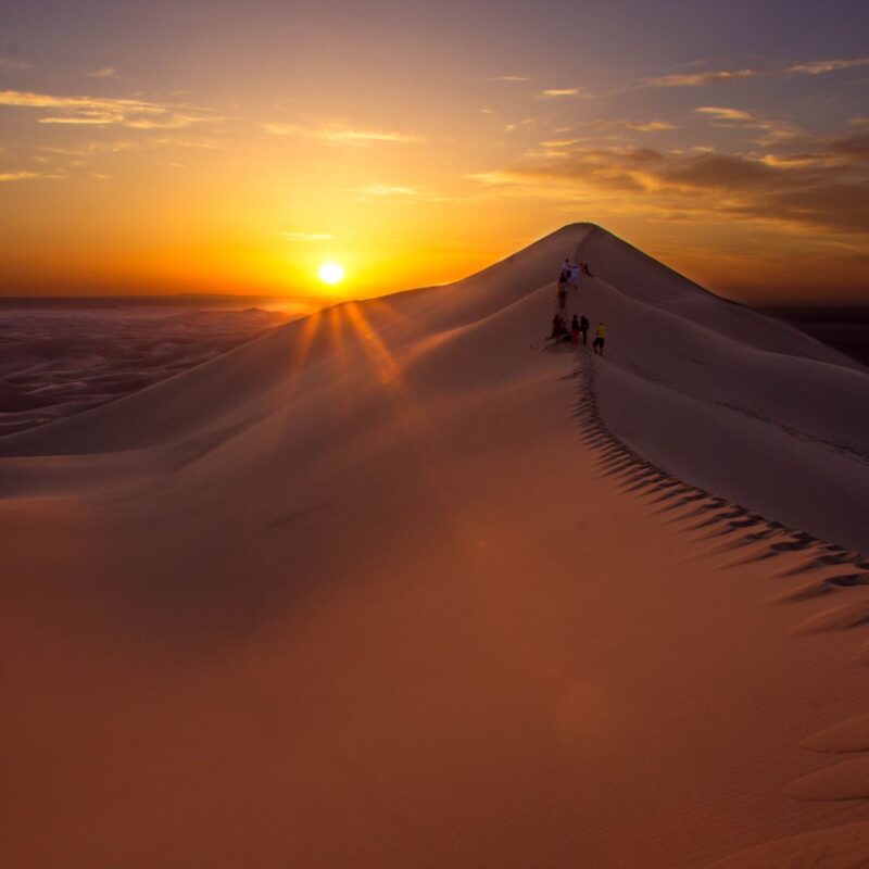 Sommet Toubkal et désert du Sahara en trekking