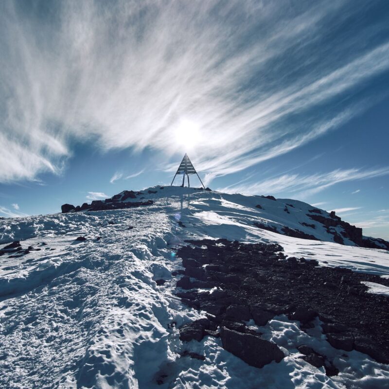 Sommet Toubkal et désert du Sahara en trekking